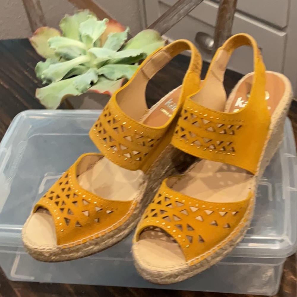 Kanna Mustard Wedge Sandals Size EU37